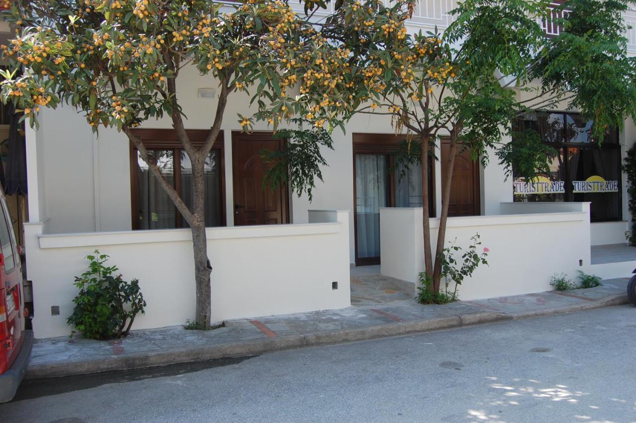 Giorgos Square * Nea Vrasna